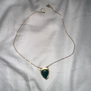 Elegant Gold and Green Pendant Necklace